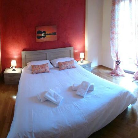 90m² 2 slaapkamer, 1 privé badkamer Appartement in Pagrati Athene Buitenkant foto