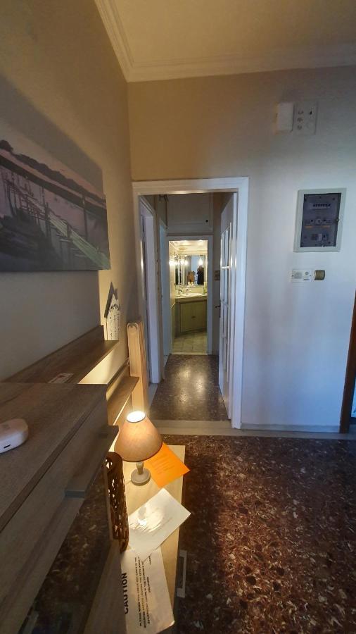 90m² 2 slaapkamer, 1 privé badkamer Appartement in Pagrati Athene Buitenkant foto