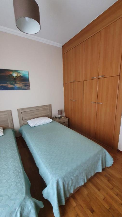 90m² 2 slaapkamer, 1 privé badkamer Appartement in Pagrati Athene Buitenkant foto