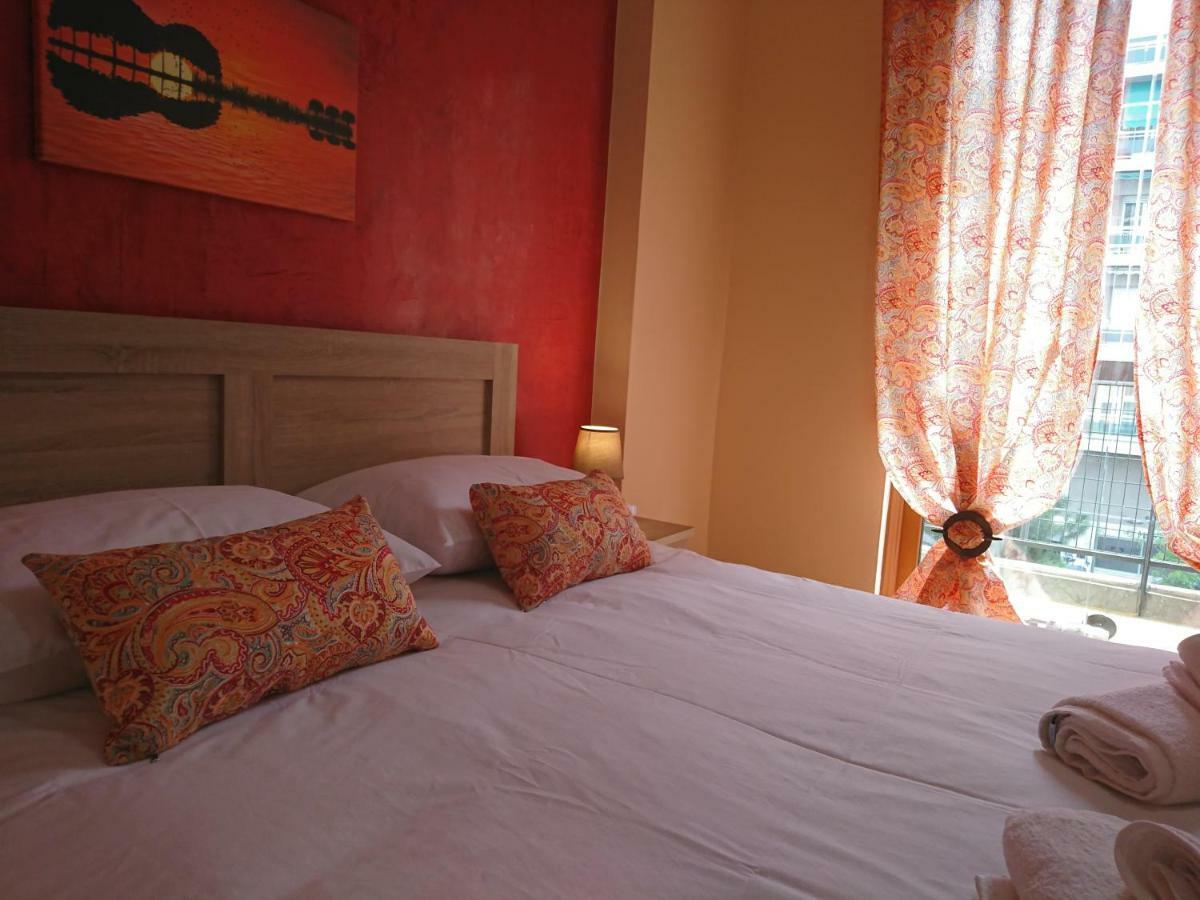90m² 2 slaapkamer, 1 privé badkamer Appartement in Pagrati Athene Buitenkant foto