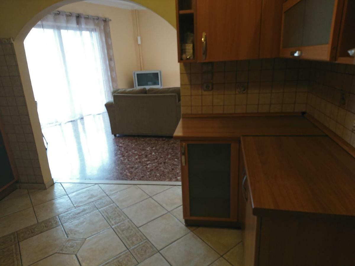 90m² 2 slaapkamer, 1 privé badkamer Appartement in Pagrati Athene Buitenkant foto
