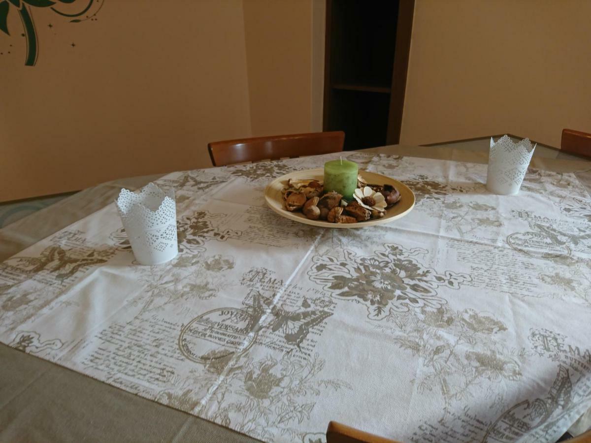 90m² 2 slaapkamer, 1 privé badkamer Appartement in Pagrati Athene Buitenkant foto